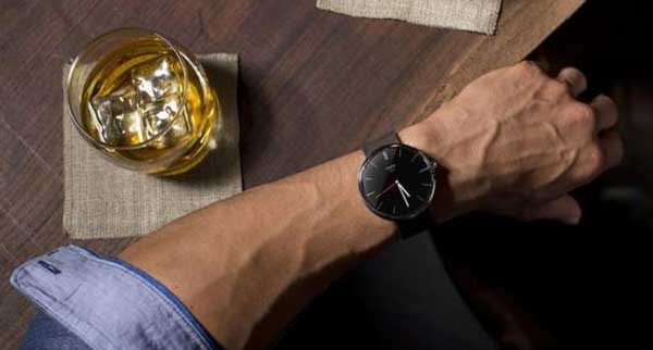 Moto 360: меняем кожаный ремешок на смарт-часах