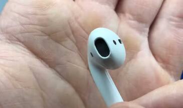 Как переключить наушники AirPods в режим «Моно»